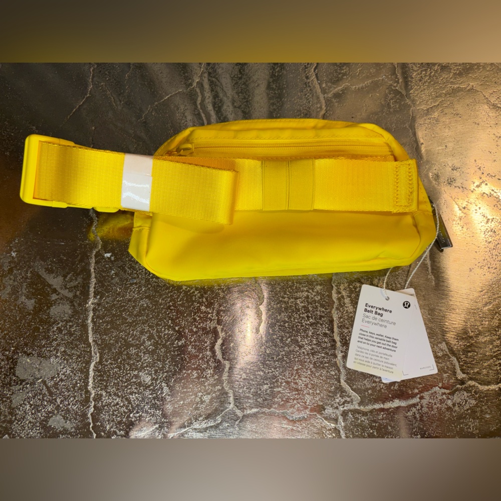 Lululemon Athletica Yellow Crossbody Belt Bag NWT - Picture 2 of 2
